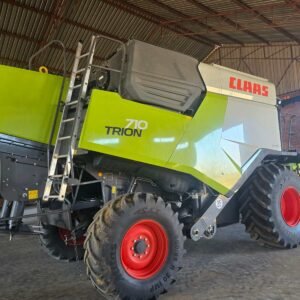 Claas Trion 710 Combine Harvester / Stroper