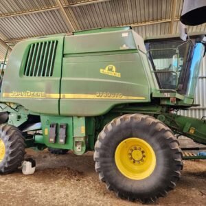 2003 Model John Deere 9780 CTS Hillmaster Stroper / Combine Harvester