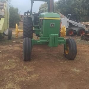 John Deere 4440