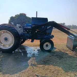 Ford 5000 Trekker met Laaigraaf / Tractor with Loader