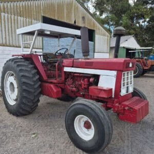International Harvester 1056 Trekker / Tractor