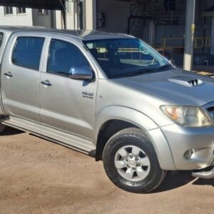 Toyota Hilux 3.0 D-4D Raider Double Cab Bakkie / Pickup