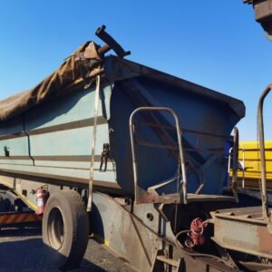 SA Truckbodies Side Tipper Trailer / Sleepwa