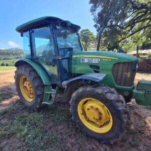 John Deere 5082E Cab Trekker / Tractor