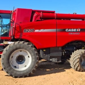 Case iH 8230 Axial-Flow Stroper / Combine Harvester
