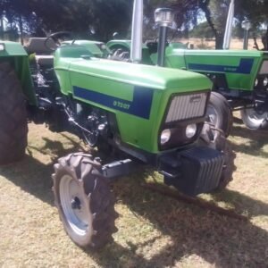 2x Deutz-Fahr D 7207 Trekker / Tractor