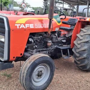 Tafe 5900 D Trekker / Tractor