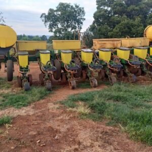 8 Row John Deere 1750 MaxEmerge Planter